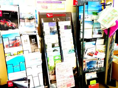 各メーカー新車の販売やってマス！