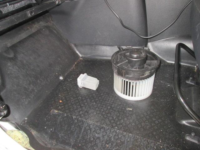 ニッサン　エクストレイルのブロアモーター交換を承りました