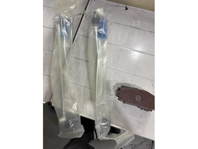 トヨタ　アクア　サスペンション・足回りパーツ取付