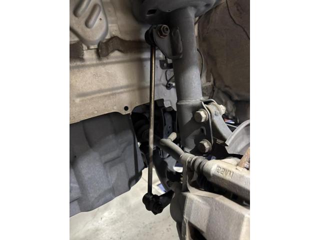 トヨタ　アクア　サスペンション・足回りパーツ取付