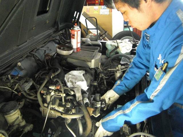 車検は迅速に、正確に、を心がけています。お客様のお車だからこそ安心していただける車検を目指します。