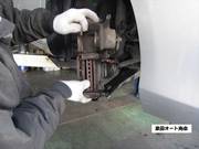 ブレーキパッドの交換もお手の物！ブレーキは安全に重要な部分なので、定期的な交換をお勧めします。