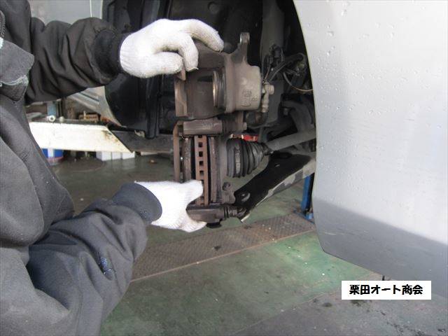 ブレーキパッドの交換もお手の物！ブレーキは安全に重要な部分なので、定期的な交換をお勧めします。