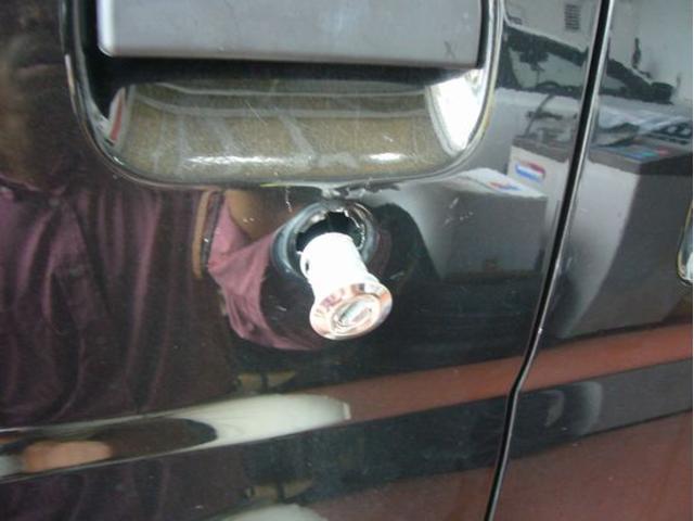 H27年式　トヨタ　ピクシス　助手席側キーシリンダー取替作業