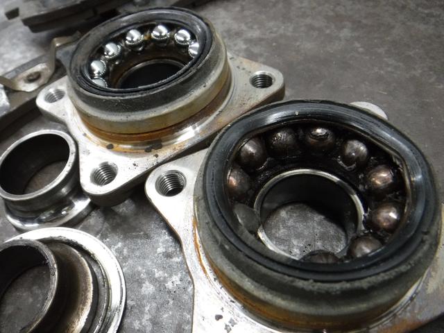 三菱　ミニキャブバン　ハブベアリング交換　愛知県　あま市　海部郡　名古屋市　ミニキャブ　ハブベアリング交換　ハブベアリング　異音　ハブベアリング　ガタ　ホイールベアリング交換　タイロッドエンドブーツ交換　ボールジョイントブーツ交換　