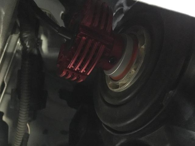 トヨタ プリウス ZVW30 ヘッドライトバルブ交換
名古屋市 天白区