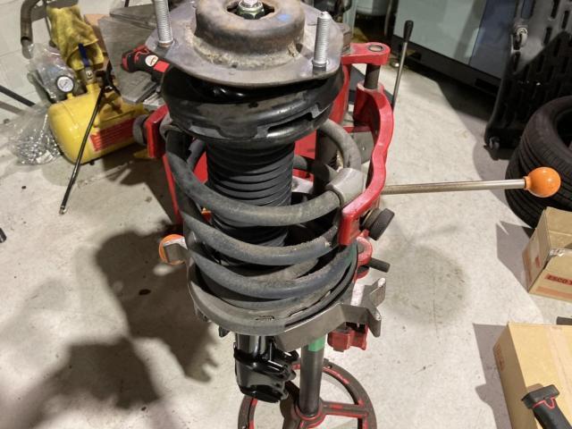 レクサス RX450h 純正ショックアブソーバー交換 名古屋市 レクサス RX450h 純正ショックアブソーバー交換 名古屋市