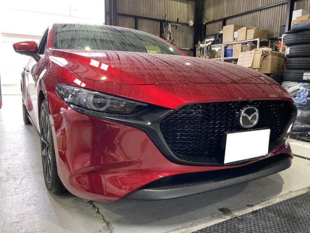 マツダ　ＭＡＺＤＡ３　持込みボンネットダンパー取付け
名古屋市　天白区