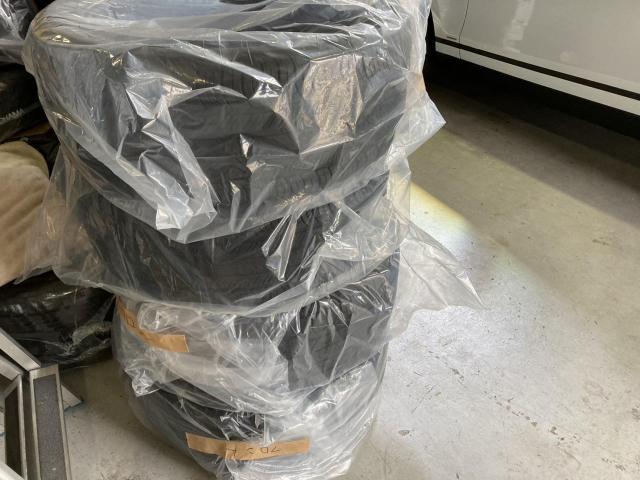 レンジローバー　ヴェラール　持ち込みタイヤ交換
名古屋市　天白区
