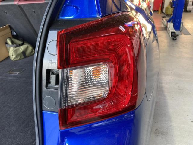 スバル レヴォーグ 持ち込み社外テール交換 
名古屋市 天白区