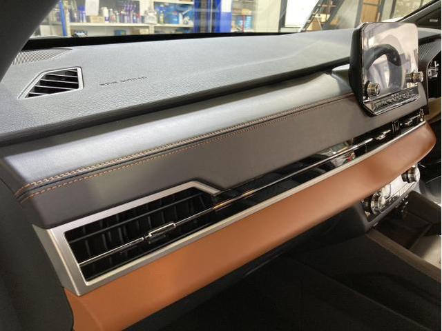 ミツビシ　アウトランダーＰＨＥＶ　持ち込みＴＶキャンセラー取り付け