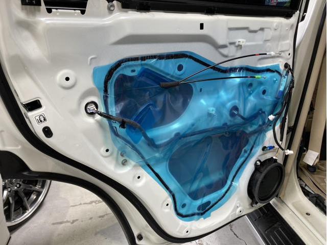 トヨタ　ランドクルーザープラド　持込カーテシランプ取付
名古屋市　天白区