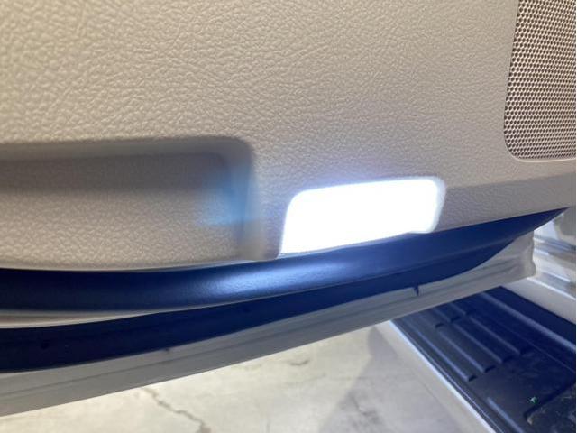 トヨタ　ランドクルーザープラド　持込カーテシランプ取付
名古屋市　天白区