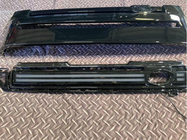 ランドローバー ディフェンダー 持ち込みグリル交換
名古屋市 天白区