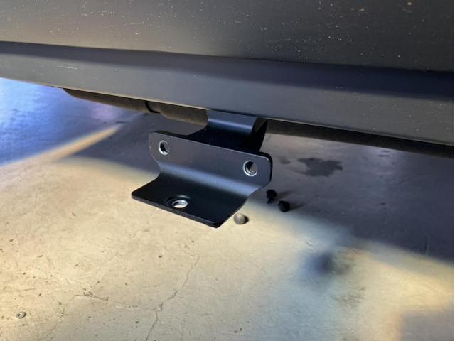 ディフェンダー　持ち込みサイドステップ取付
名古屋市　天白区