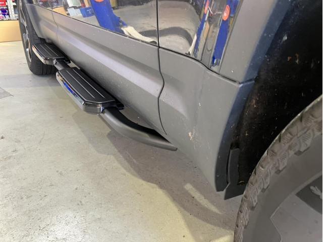 ディフェンダー　持ち込みサイドステップ取付
名古屋市　天白区