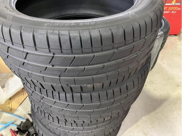 メルセデス　ベンツ　ＥＱＥ　持込タイヤ交換
名古屋市　天白区