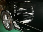 こんな大きなキズでも直します。保険を用いるようなものでの当店にお任せ下さい！