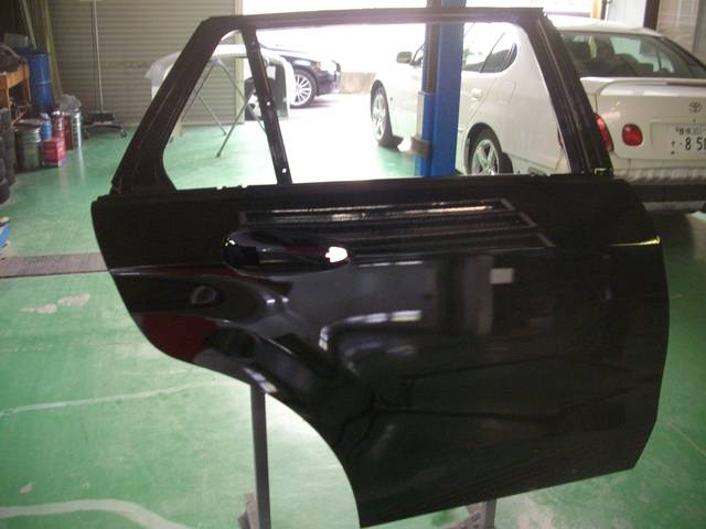 ドア一枚からきれいに、丁寧になおさせて頂きます。お見積もりは無料です！