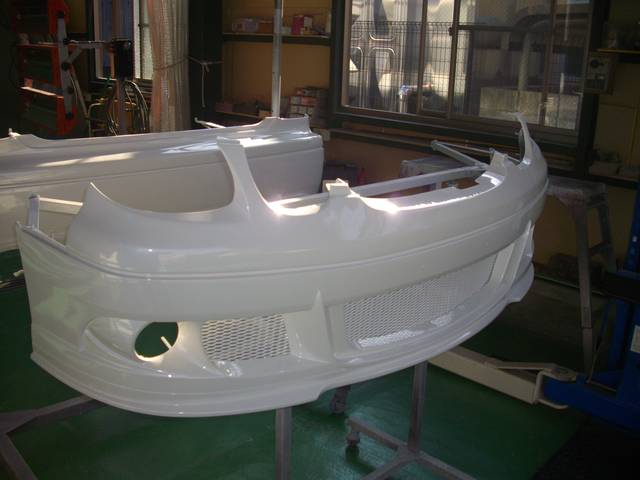 持ち込みも歓迎です★エアロなどの加工、取付、ドレスアップ大歓迎です★