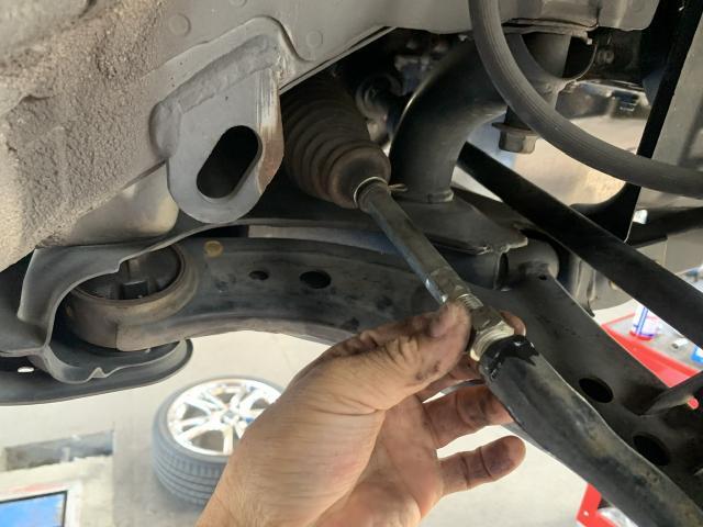 トヨタ　パッソ　ステアリングラックブーツ交換