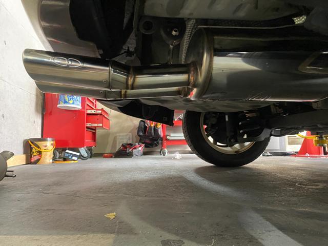 トヨタ　プリウスα 持ち込み　マフラー交換　名古屋市中川区