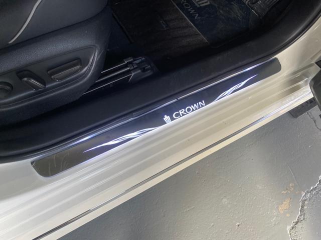 トヨタ　220クラウン　持ち込み　スカッフプレート取り付け　名古屋市中川区　一宮市　小牧市