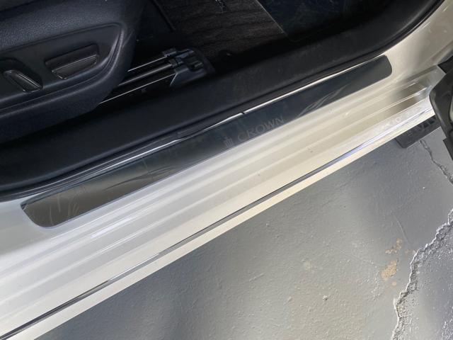 トヨタ　220クラウン　持ち込み　スカッフプレート取り付け　名古屋市中川区　一宮市　小牧市