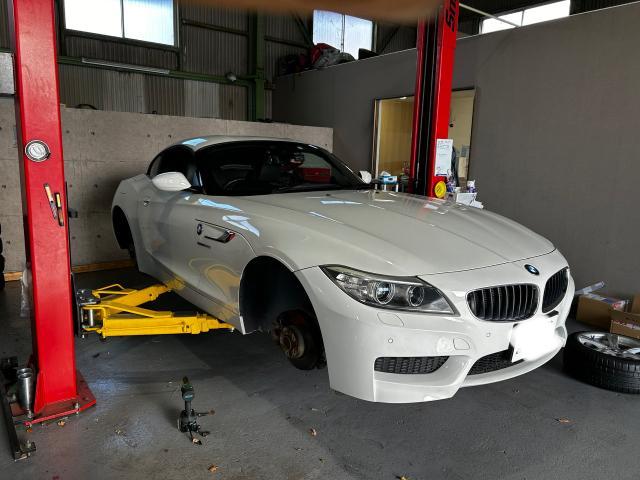 BMW Z4 タイヤ交換　車検　バッテリー交換　名古屋市中川区　豊明市　大府市