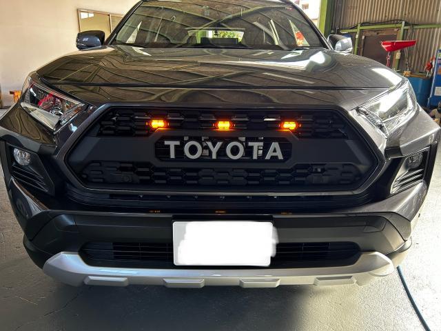 トヨタ RAV4 持ち込み フロントグリル 取り付け 名古屋市 トヨタ RAV4 持ち込み フロントグリル 取り付け 名古屋市
