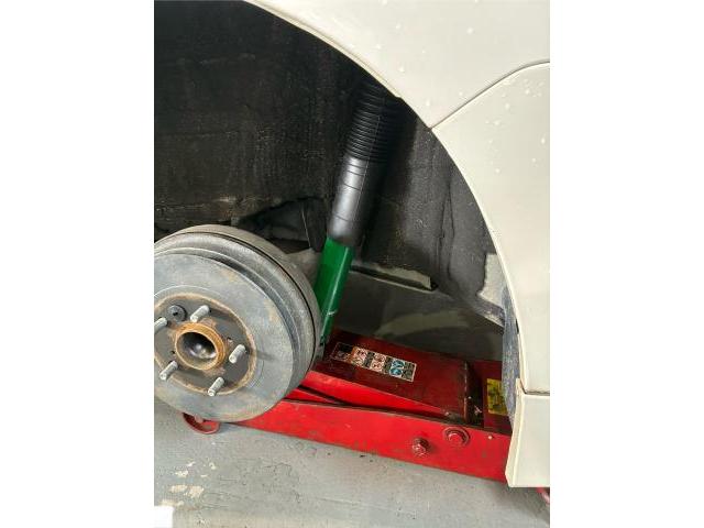トヨタ　エスクァイア　持ち込み　ショックアブソーバー　交換
名古屋市中川区　清須市　北名古屋市