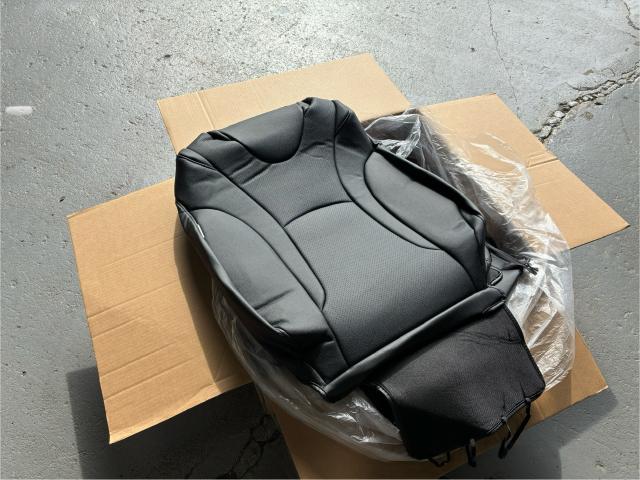 トヨタ　プリウス　持ち込み　シートカバー　取り付け　名古屋市中川区　中村区　西区