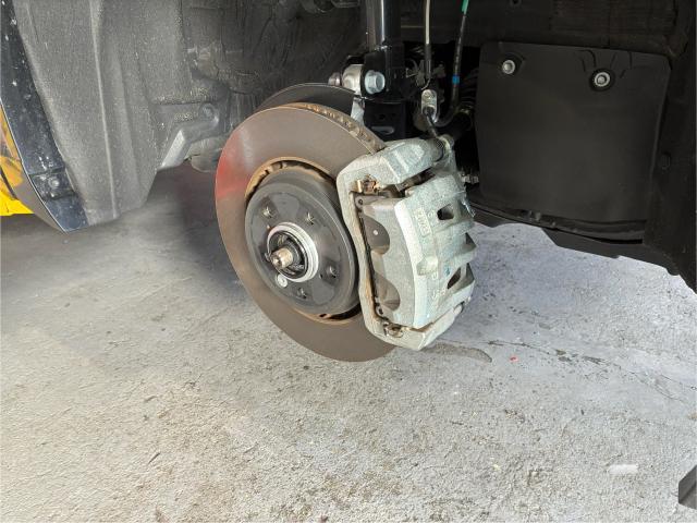 トヨタ　クラウンエステート　持ち込み　キャリパーカバー　取り付け　名古屋市中川区　名東区　守山区