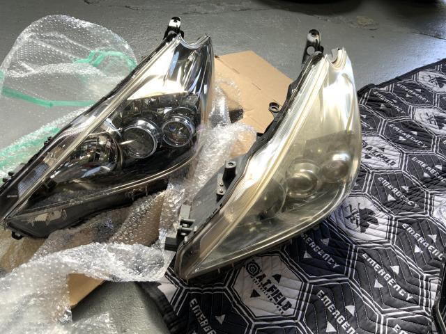 トヨタ　プリウスα　USヘッドライト取り付け　LEDフォグ取り付け　名古屋市中川区　名古屋市千種区　東海市