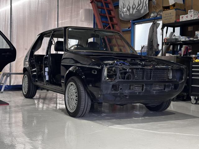 【板金・塗装】1979 フォルクスワーゲン ゴルフ1　塗装前バラシ作業
