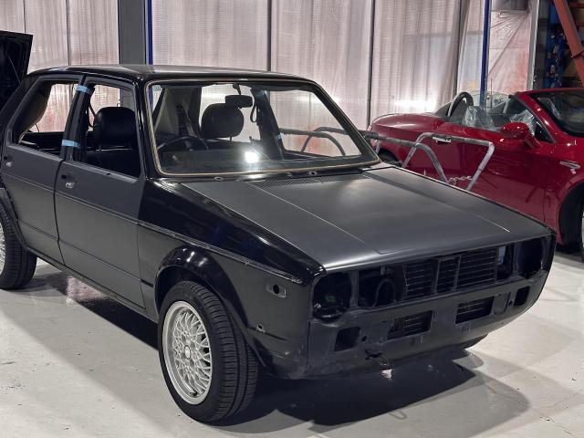 【板金・塗装】1979 フォルクスワーゲン ゴルフ1 サフ塗装