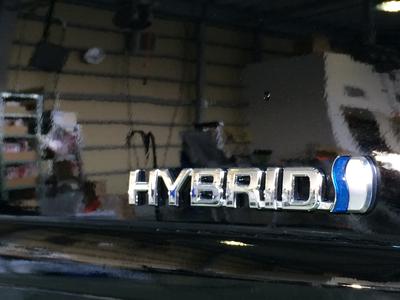 ハイブリッド車修理、車検もお任せ下さい
