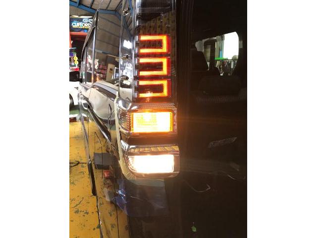 新車80系ヴォクシーＨＶ　ヴァレンティＬＥＤバルブセット施工