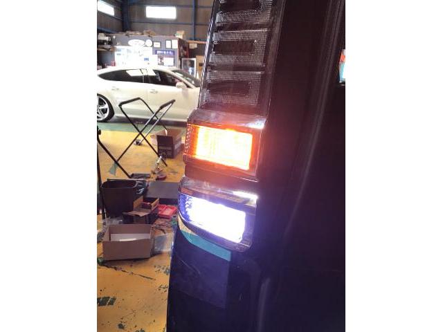 新車80系ヴォクシーＨＶ　ヴァレンティＬＥＤバルブセット施工