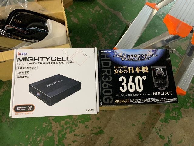 フェラーリ カルフォルニアT 360全方位ドラレコ「ＨＤＲ360Ｇ」＆マルチキャパシタバッテリー「ＭＩＧＨＴＹＣＥＬＬ」取り付け施工一式