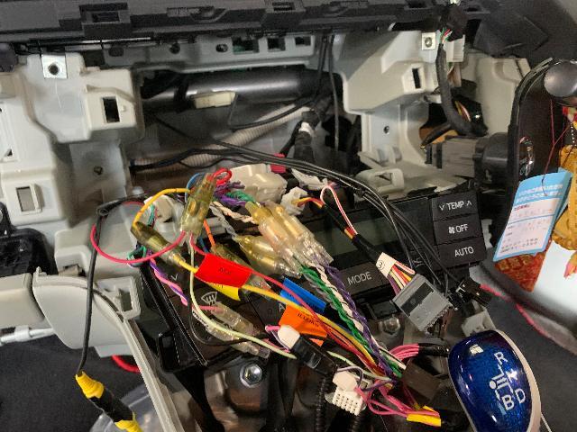 トヨタZVW30系プリウス ナビ故障の為新規買い替えケンウッド8 トヨタZVW30系プリウス ナビ故障の為新規買い替えケンウッド8