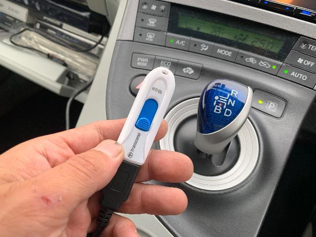 トヨタZVW30系プリウス ナビ故障の為新規買い替えケンウッド8 トヨタZVW30系プリウス ナビ故障の為新規買い替えケンウッド8