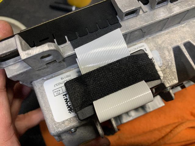 2019年　DODGEチャレンジャー392T/A（アップルカープレイ装着車）　インターフェース取付（地デジ追加＆HDMIミラーリンク化）　ユピテル指定店モデル「Z200L」施工一式