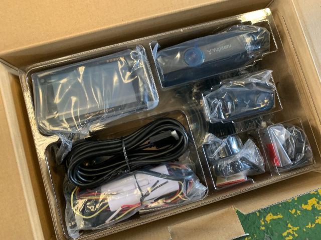 DODGEチャレンジャーSRT392 ユピテル新作レーザーレーダー＆ドラレコ前後＆駐車監視＆わき見防止ユニット内臓「Z830DR」施工一式