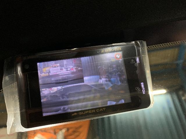 DODGEチャレンジャーSRT392 ユピテル新作レーザーレーダー＆ドラレコ前後＆駐車監視＆わき見防止ユニット内臓「Z830DR」施工一式