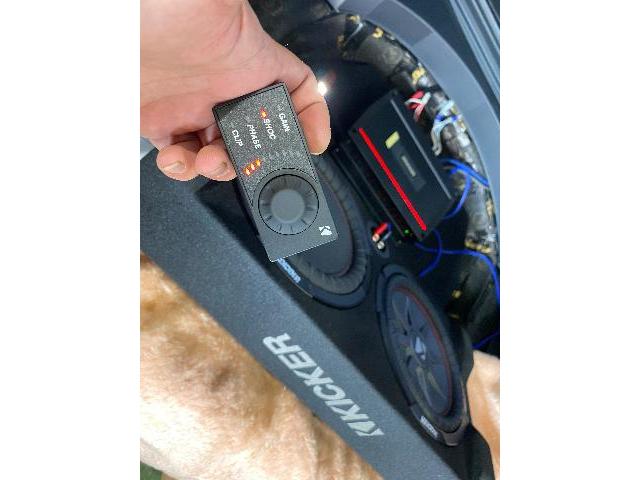 新型RAV4 キッカーKXA800.5 5チャンネルアンプ&TRTP122 新型RAV4 キッカーKXA800.5 5チャンネルアンプ&TRTP122