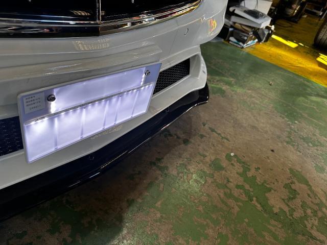 MBZ W222 S550 字光式ナンバーLEDエアー取り付け1式|グーネットピット