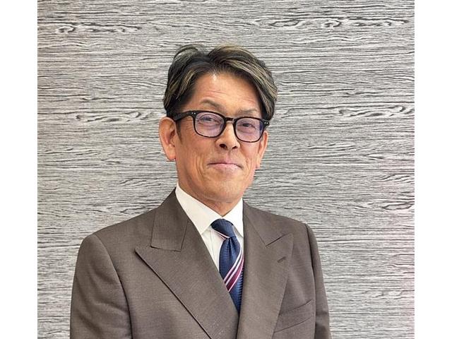 スタッフ紹介1