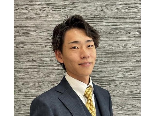 スタッフ紹介2