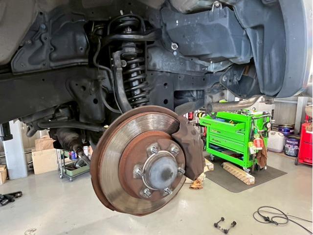 ﾄﾖﾀ　ﾗﾝﾄﾞｸﾙｰｻﾞｰﾌﾟﾗﾄﾞ　足廻りﾘﾌﾚｯｼｭ　ｼｮｯｸｱﾌﾞｿｰﾊﾞｰ交換　三重県 四日市市 菰野町 四日市ｲﾝﾀｰ 鈴鹿市 川越町 桑名市 津市 松阪市 伊勢市 伊賀市　高角駅　桜駅